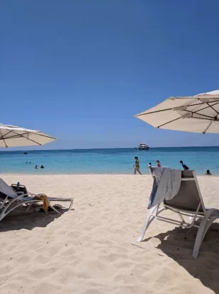 CAYMAN1 Beach at Cayman Islands