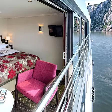 Avalon room open to water